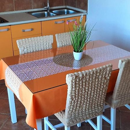 Apartment Pecarevic - A Holiday With A Stunning View Vis Zewnętrze zdjęcie