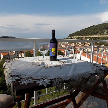 Apartment Pecarevic - A Holiday With A Stunning View Vis Pokój zdjęcie