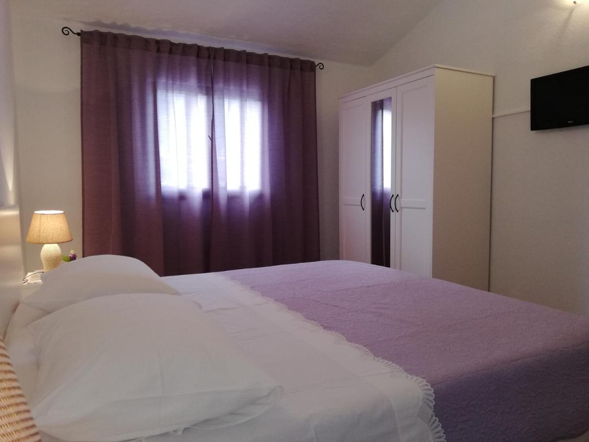 Apartment Pecarevic - A Holiday With A Stunning View Vis Zewnętrze zdjęcie