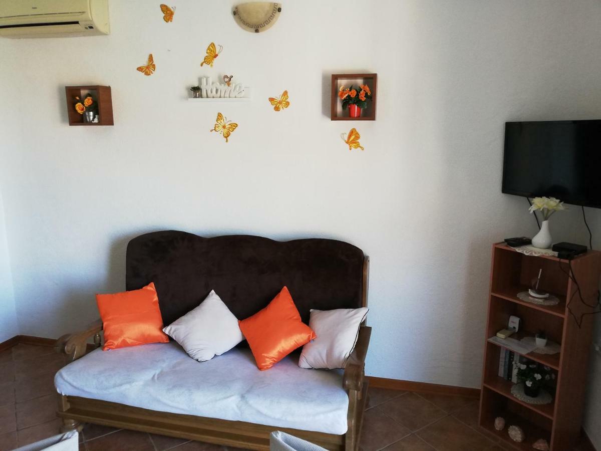 Apartment Pecarevic - A Holiday With A Stunning View Vis Zewnętrze zdjęcie