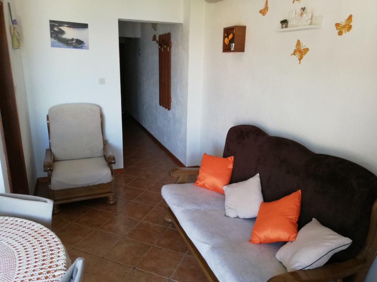Apartment Pecarevic - A Holiday With A Stunning View Vis Zewnętrze zdjęcie